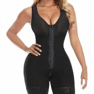 Sleek Black Women's Shapewear Bodysuit